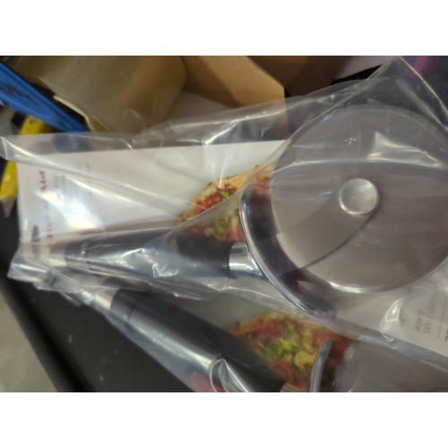 KitchenAid Gourmet Stainless Steel Pizza Wheel with Sharp Blade to Easily Cutting Pizza Crusts, Pies, and more, Finger Guard for Safety and Comfort Grip to Protect Fingers, Dishwasher Safe, Black