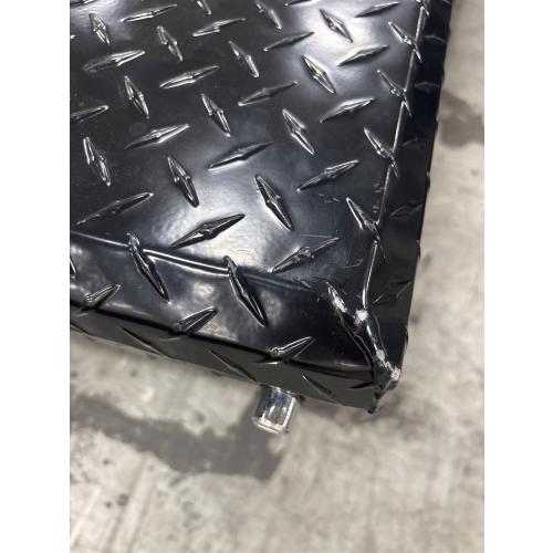 CRAFTSMAN 61.5-in x 20-in x 13-in Matte Black Aluminum Crossover Truck Tool Box - with dents, see the pictures.