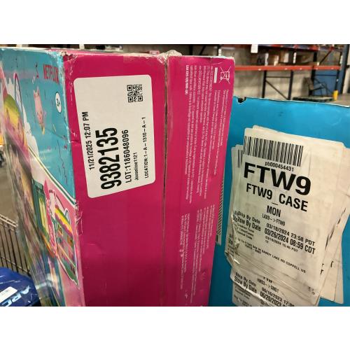 DREAMWORKS GABBY'S DOLLHOUSE, 14 Pc Celebration Dollhouse, 25-Inches Tall, with Toy Figures, Doll House Furniture & 10 Sounds, Kids Toys for Girls & Boys Ages 3