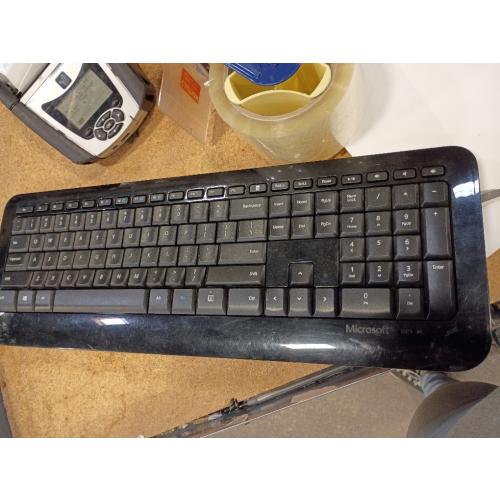 Microsoft Wireless Keyboard 850 Special Edition with AES - Black. Wireless Keyboard. Snap-In USB Transceiver
