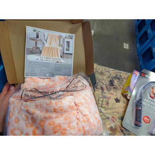 PLEASANT BOULEVARD | Leopard Throw Blanket Fleece, Premium Lightweight Cozy Warm Plush Microfiber Bedspread for Couch Sofa and Bed (Orange, Twin (60 x 80 inches))