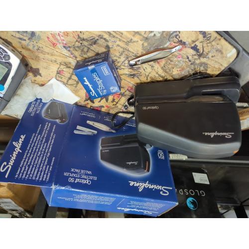 Swingline Electric Stapler Value Pack, 50 Sheet Capacity, includes Optima 50 Stapler, 5000 Staples and Staple Remover (48209)
