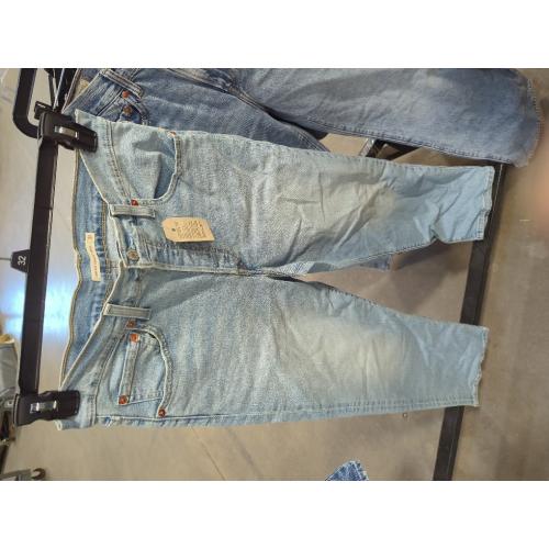 Levi's Women's Ribcage Straight Ankle. Size 31