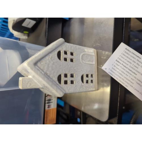 Porcelains Miniature Village House with Light Ceramics Glowing House Figurine Christmas Desktop Decoration Ornament Set of 2