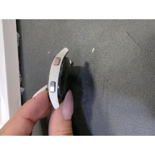 Samsung Galaxy Watch4 R860 Silver GPS Smartwatch - Manufacturer Refurbished.