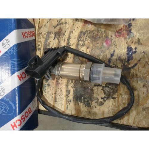 BOSCH 13139 Premium OE Fitment Oxygen Sensor - Compatible with Select Jeep Grand Cherokee