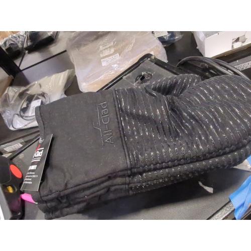 All-Clad Silicone Oven Mitts: Heat Resistant up to 500 Degrees - 100% Cotton & Silicone, 14x7 Oven Mitt for Kitchen and Barbecue, 2-Pack, Black