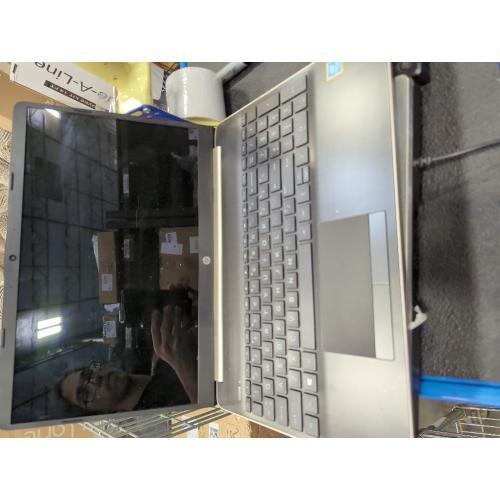 HP Notebook - 15-dw0011ds With Charger