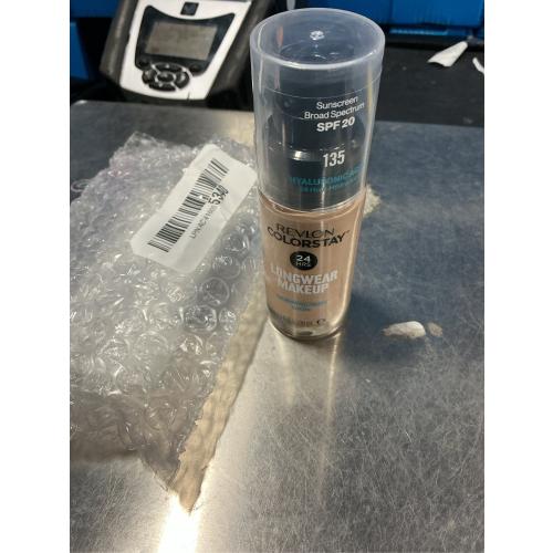 Revlon ColorStay Liquid Foundation Makeup, Normal/Dry Skin, SPF 20, 135 Vanilla, 1 fl oz