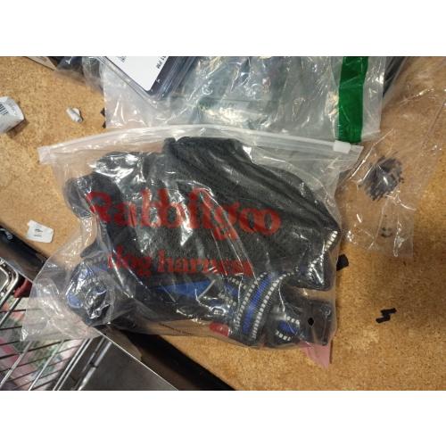 rabbitgoo Dog Harness Medium Sized, No Pull Pet Harness with 3 Buckles, Adjustable Soft Padded Vest with Control Handle, Walking Reflective Pet Vest for Medium Dogs, Blue, M