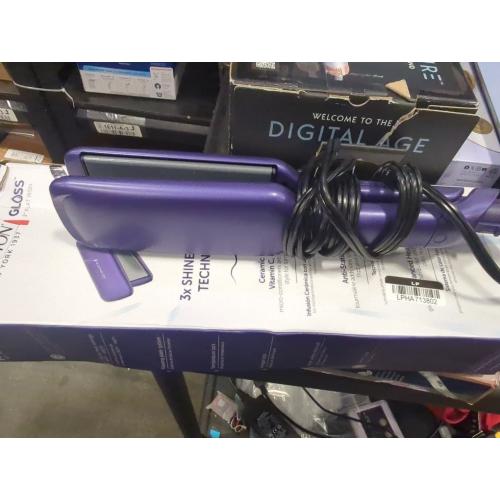 Color purple Remington Gloss Flat Iron - 2