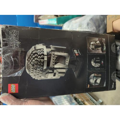 Star Wars The Mandalorian Helmet Building Kit (584 Pieces)