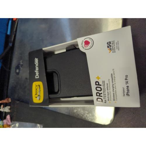 OtterBox Defender Case for Apple iPhone SE 2022 / SE 2020 / 8 / 7-Black - Black - 1 Count