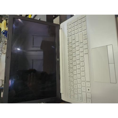 HP Notebook - 15-db0040ca With Charger