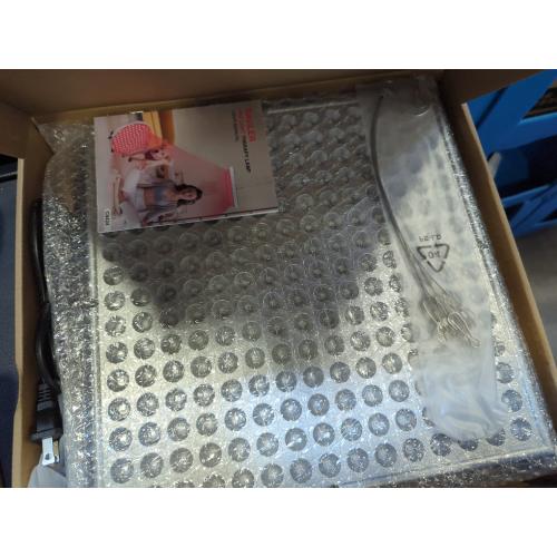 Red Light Therapy Lamp, LED Panel Deep 660nm and Near Infrared 850nm Light Combo, Red Light Therapy Device for Body and Face, Skin Beauty, Pain Relief of Muscles and Joints, Silver(Square)