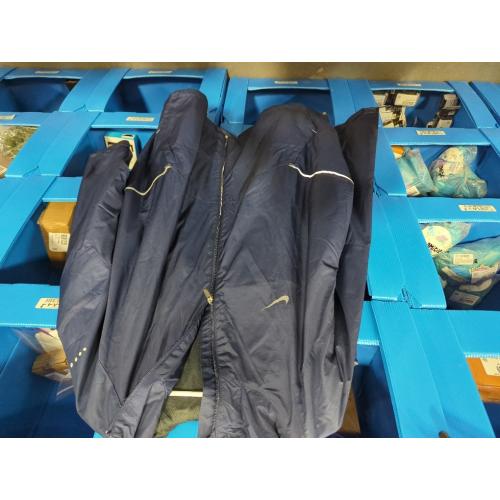 Size XL. .....Nike Men's Sport