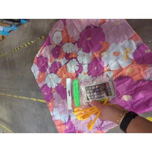 Beach Blanket Waterproof Sandproof 1-7 Adult Oversized 78 '' × 81 '' Lightweight Durable Compact Sand Free Extra Large Beach Mat for Travel Camping Hiking Picnic