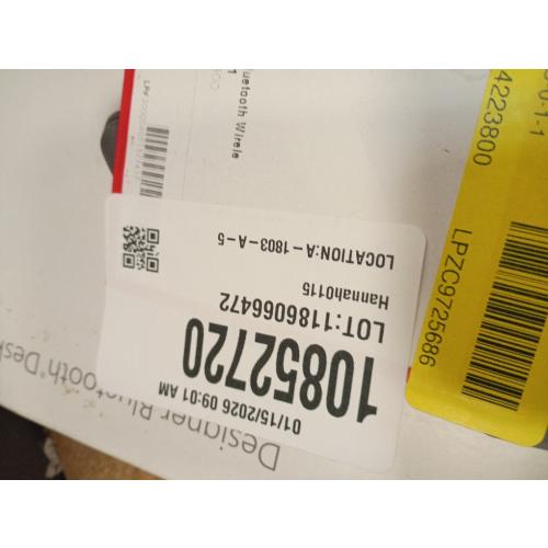 Microsoft Designer Bluetooth Desktop - Wireless bluetooth connectivity - QWERTY keyboard with built-in number pad - Ambidextrous designed mouse