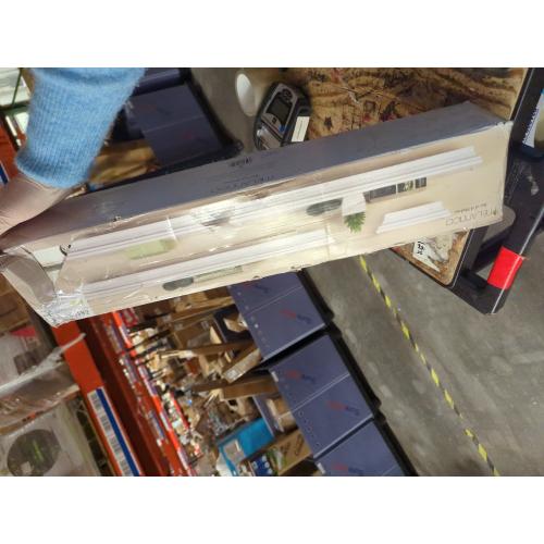 Melannco 5.12 in. H X 24.61 in. W X 4.33 in. L White Wood Ledge Shelf Set