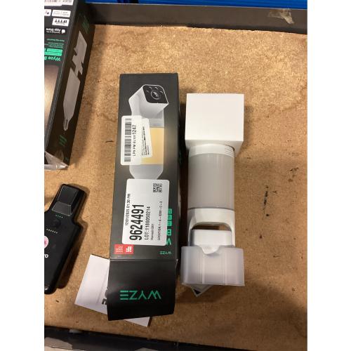 Bulb Cam Plug-In, 2K Wireless HD Security Camera Outdoor Indoor Full Color Day and Night, Dimmable LED Bulb