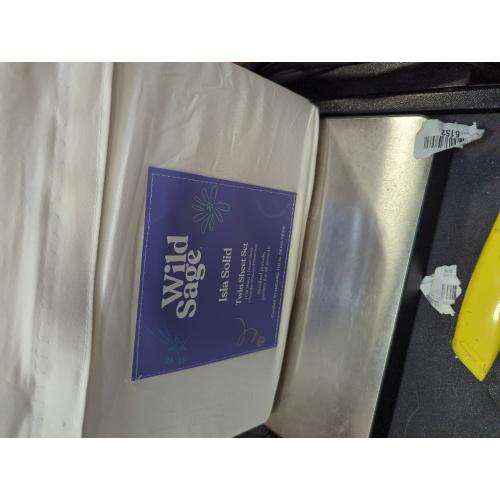 Wild Sage Brushed Cotton Percale 300-Thread-Count Twin Sheet Set in Coconut Milk