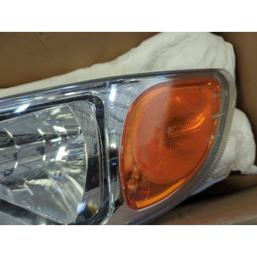 Headlights for Peterbilt 387 325 330 335 337 340 348 382 384 386 Truck High and Low Beam Bulb Left Driver Side Headlamp