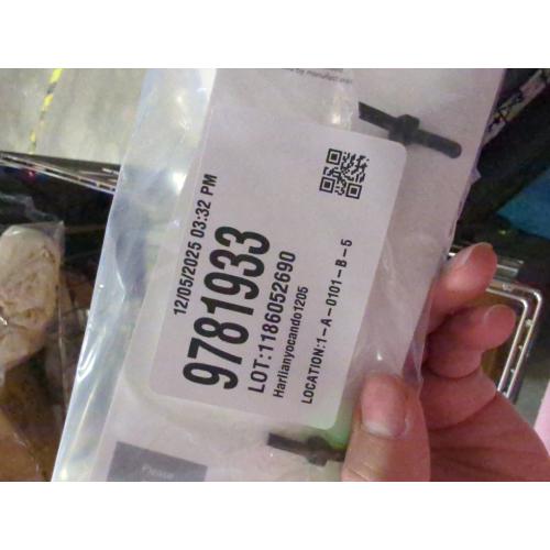 KitchenAid Gourmet Stainless Steel Pizza Wheel with Sharp Blade to Easily Cutting Pizza Crusts, Pies, and more, Finger Guard for Safety and Comfort Grip to Protect Fingers, Dishwasher Safe, Black