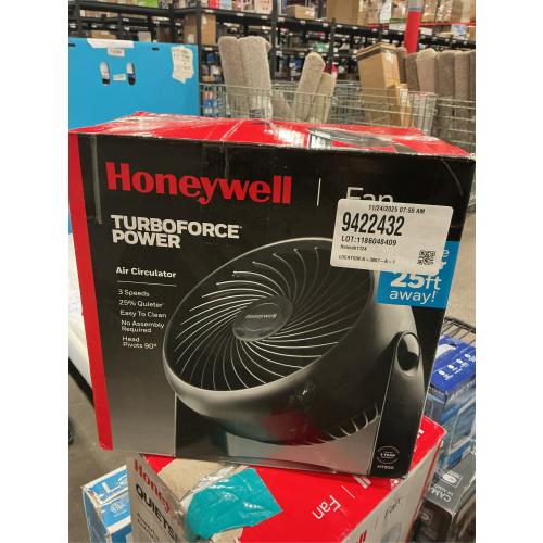 WHITE Honeywell TurboForce 11.3 in. H 3 speed Air Circulator Fan