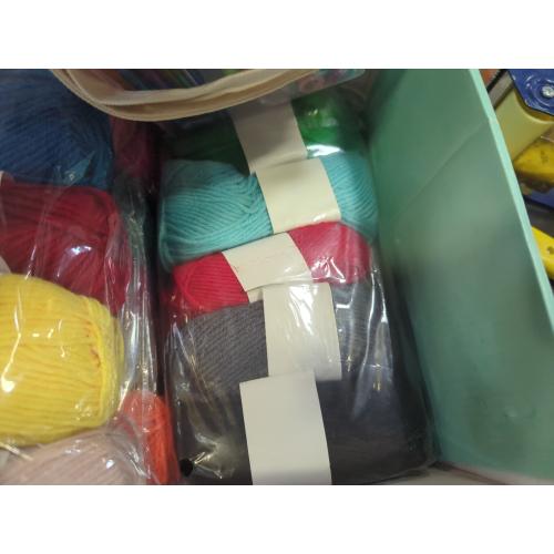 73 Piece Crochet Kit for Beginners Adults and Kids, Premium Crochet Set with 21 Crochet Hooks Set and 1500 Yards of Yarn for Crocheting Kit, Canvas Tote Bag and Lots More