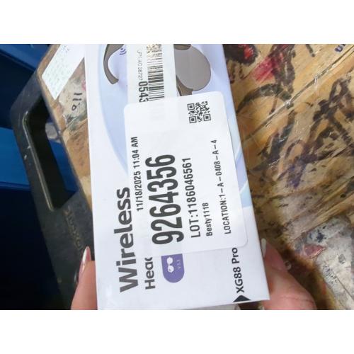 AI Translator Smart Glasses with Bluetooth Audio, Photochromic Lenses, Voice Assistant, Open-Ear Sunglasses for Men and Women, Real-Time Translation, 110  Languages Supported (Black)