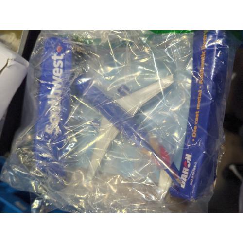Daron Toy Airplane – Southwest Airlines – Die-Cast Metal Model Airplane Toy with Plastic Parts for Kids Ages 3