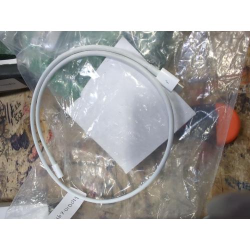 Apple Thunderbolt 3 (USB-C) Cable (0.8m)