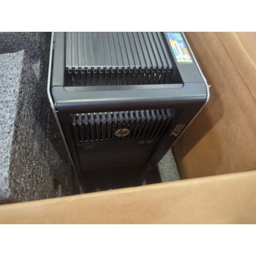 hp Z820 workstation with mouse and keyboard