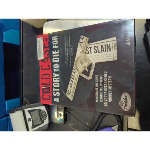 ThinkFun Cold Case: A Story to Die For Murder Mystery Game