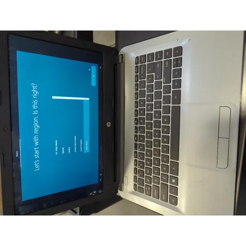 HP Notebook - 14-an013nr With Charger