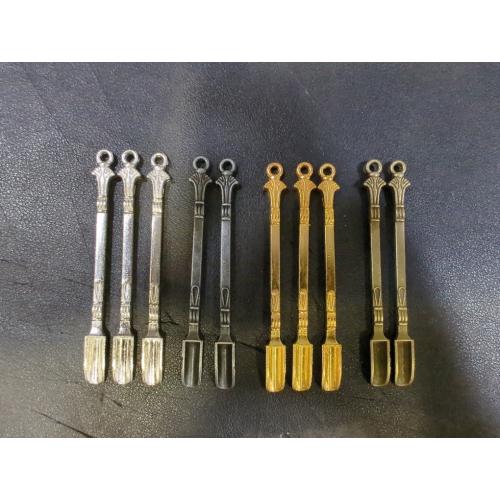 10 PCS Mini Spoons Metal Shovel Tableware Charm Kitchen Pendant, Multicolor Small Spice Spoon, Tiny Shovel Spoon for Necklace DIY Craft Making Keychain