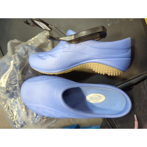 Size 3-5 Anywear Zone Clogs - EVA-Cushioned Non Slip Work Shoes - Breathable Nursing Shoes - Swivel Back Strap Clogs for Men & Women