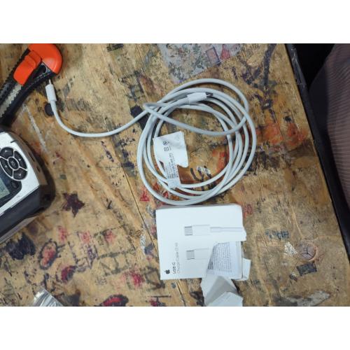 Apple 60W USB-C to USB-C Woven Charge Cable (1 m): Fast and Convenient Charging