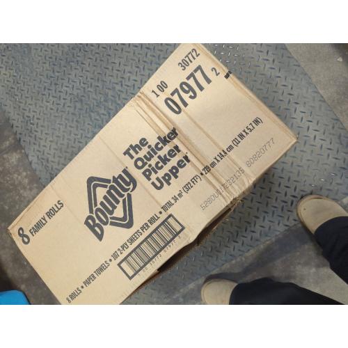 Bounty Quick Size Paper Towels, White, 8 Family Rolls = 20 Regular Rolls (Packaging May Vary)