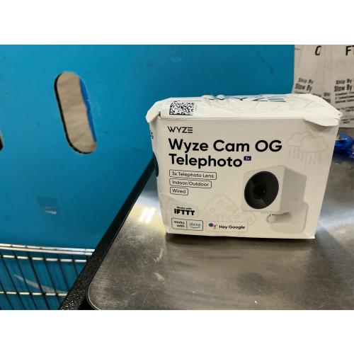 Wyze Cam OG Indoor/Outdoor 1080p Wi-Fi Smart Home Security Camera with Color Night Vision, Built-in Spotlight, Motion Detection, 2-Way Audio, Compatible with Alexa & Google, White, Free Expert Setup