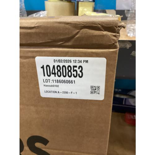 Taranta 3 Step Ladder, Lightweight Aluminum Step Stool with Convenient Handgrip, Folding Ladder with Anti-Slip Pedals, 330lbs Capacity Stepladder for Home, Office, Kitchen - White