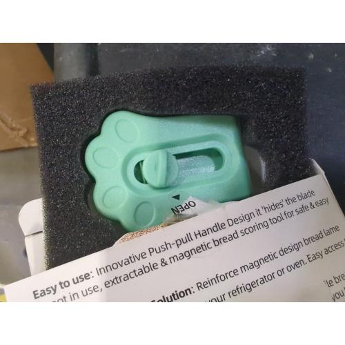 Color Green Magnetic Bread Lame (Green)