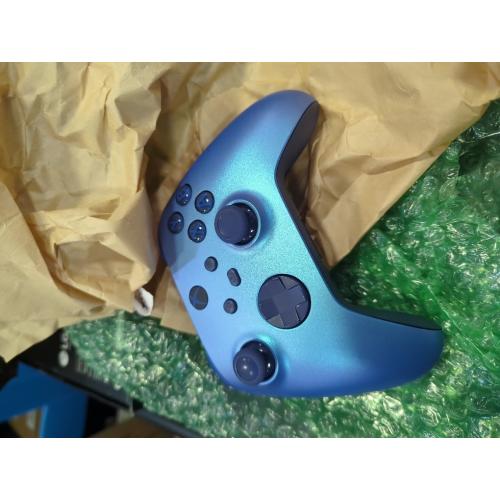Xbox Core Wireless Controller – Aqua Shift Special Edition