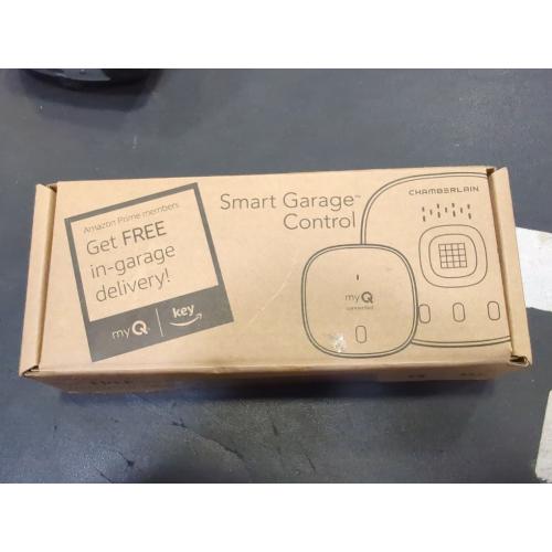 White CHAMBERLAIN Smart Garage Control - Wireless Garage Hub and Sensor with Wifi & Bluetooth - Smartphone Controlled, myQ-G0401-ES, White