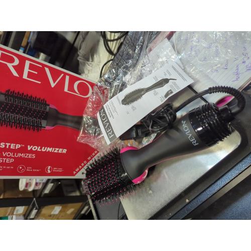 REVLON One-Step Volumizer Hair Dryer and Styler | Less Frizz, More Shine, and Less Heat Damage for Fast and Easy Salon-Style Blowouts, for All Hair Types and Lengths (Black)