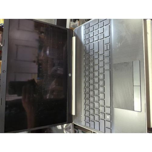 HP Notebook - 15-dw0011ds With Charger