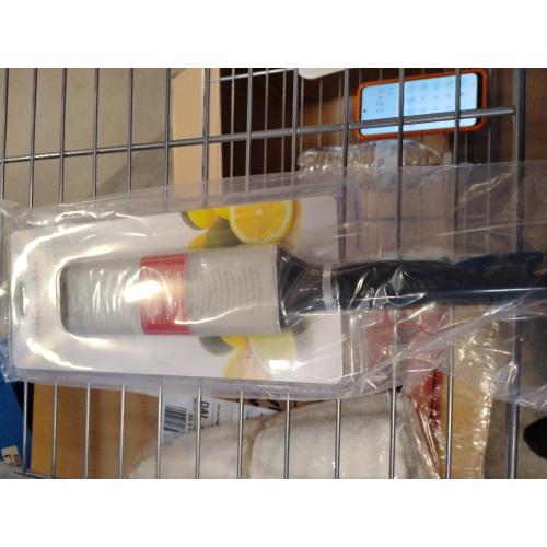 KitchenAid KE321OHOBA Classic Etched Fine Grater, One Size, Black 2