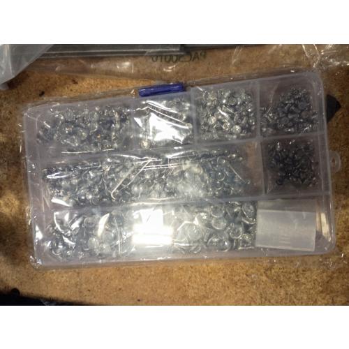 RUBYCA 600 Sets Czech White Clear Crystal Rhinestone Rapid Rivets Silver Color Metal Studs DIY LeatherCraft Kit for Clothing, Wedding, Art and Crafts with a Leather Hole Punch Tool