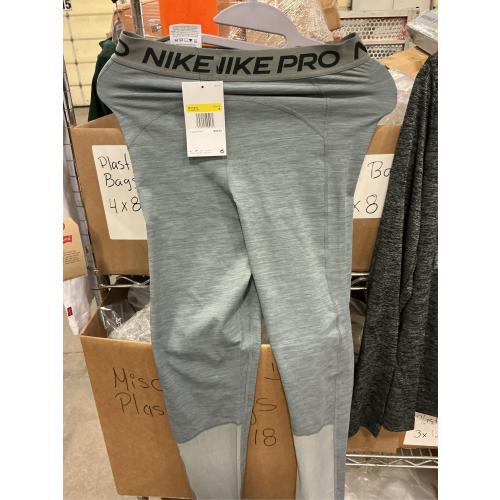 size S. Nike Womens Pro 365 7/8-Length Leggings
