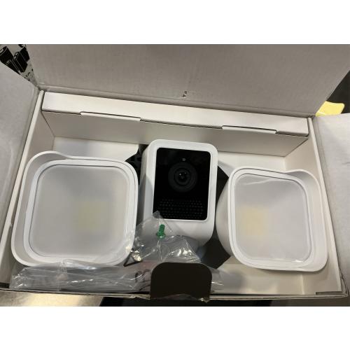 WYZE Floodlight Camera v2, Security Camera Outdoor, 2K HD with Color Night Vision, 2800-Lumen LEDs, 160° Wide View, 105dB Siren, Works with Alexa & Google Assistant, Wired, Free Expert Support